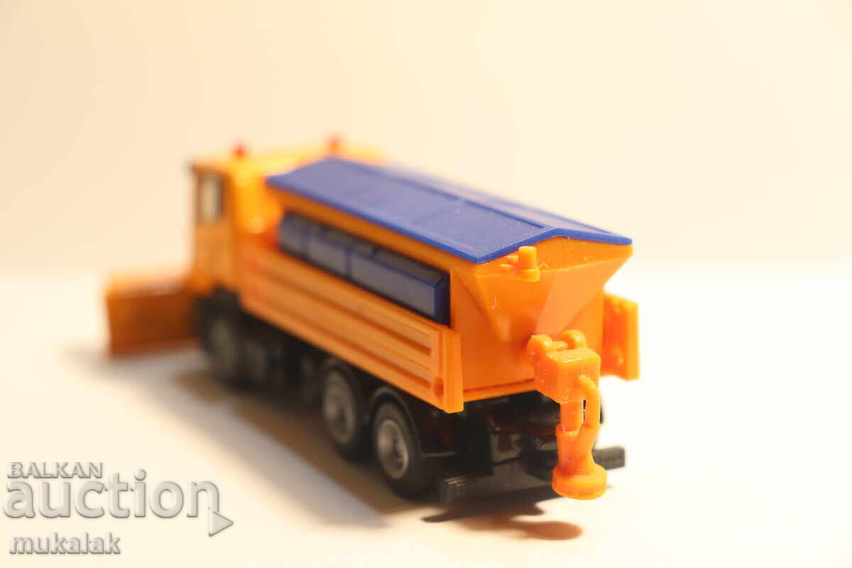 SCHUCO H0 1/87 КАМИОН SCANIA СНЕГОРИН МОДЕЛ - 5 SCHUCO H0 1/87 КАМИОН SCANIA СНЕГОРИН МОДЕЛ - 5