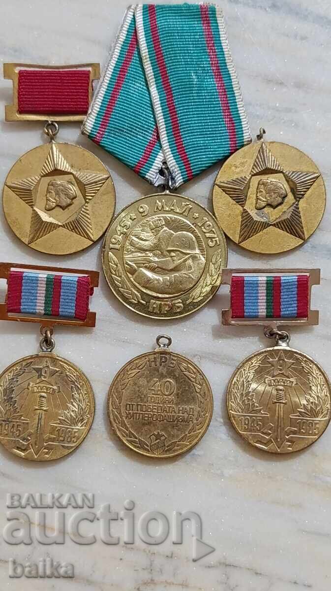 LOT *AWARD MEDAL AND BADGES* LOT *AWARD MEDAL AND BADGES*