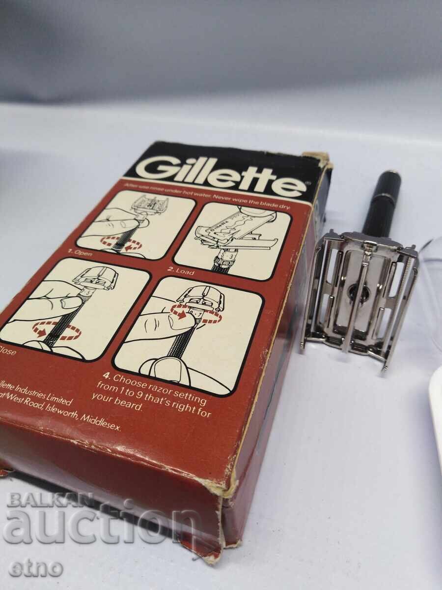 Ξυριστική μηχανή "GILLETTE", καινούργια με το κουτί με τιμή 95.00 BGN | € 48.57 Ξυριστική μηχανή "GILLETTE", καινούργια με το κουτί με τιμή 95.00 BGN | € 48.57