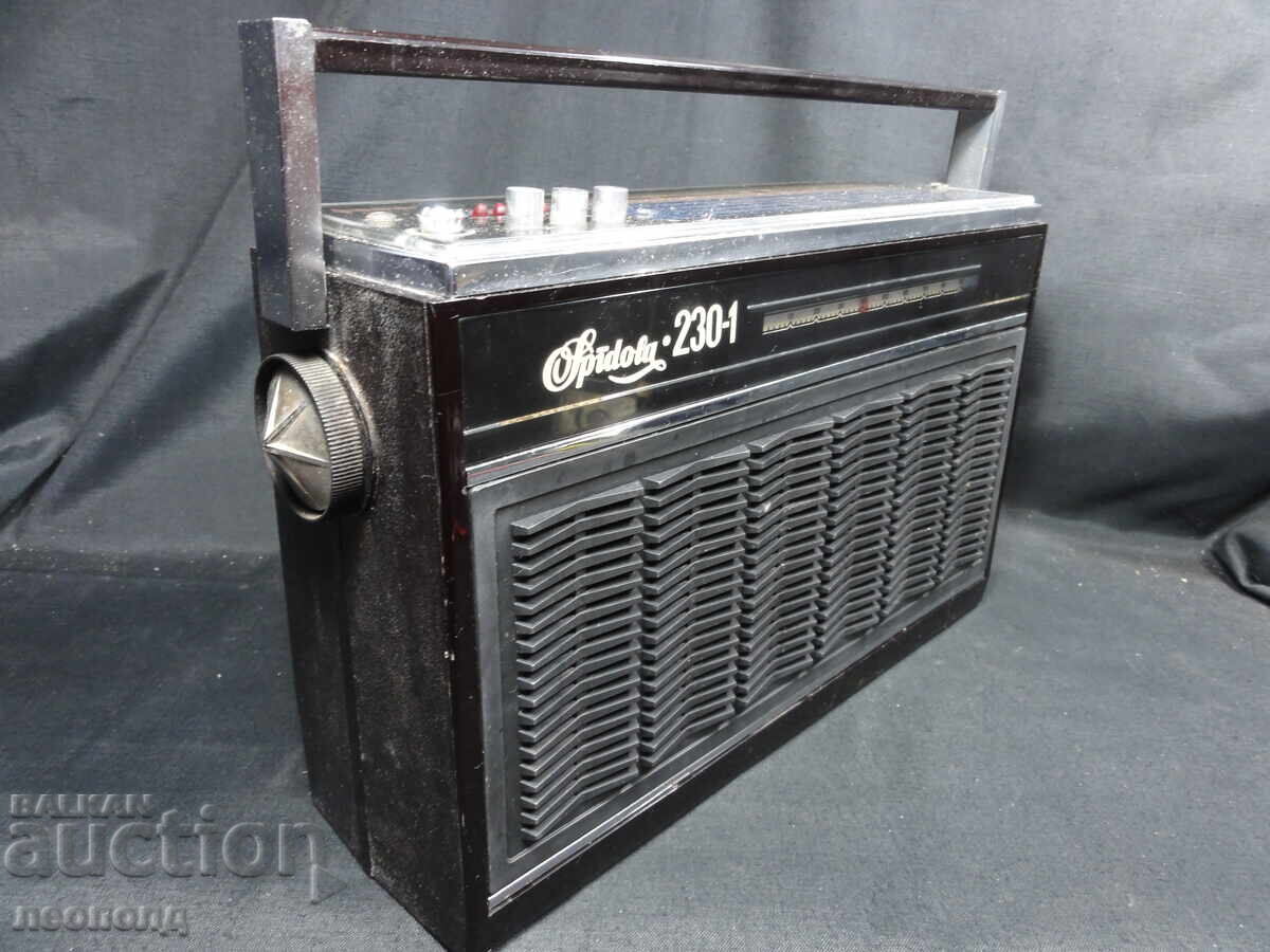 Auction BZTs STAR RETRO SOCIALIST USSR TRANSISTOR RADIO VEF SPIDOLA 230-1 Auction BZTs STAR RETRO SOCIALIST USSR TRANSISTOR RADIO VEF SPIDOLA 230-1