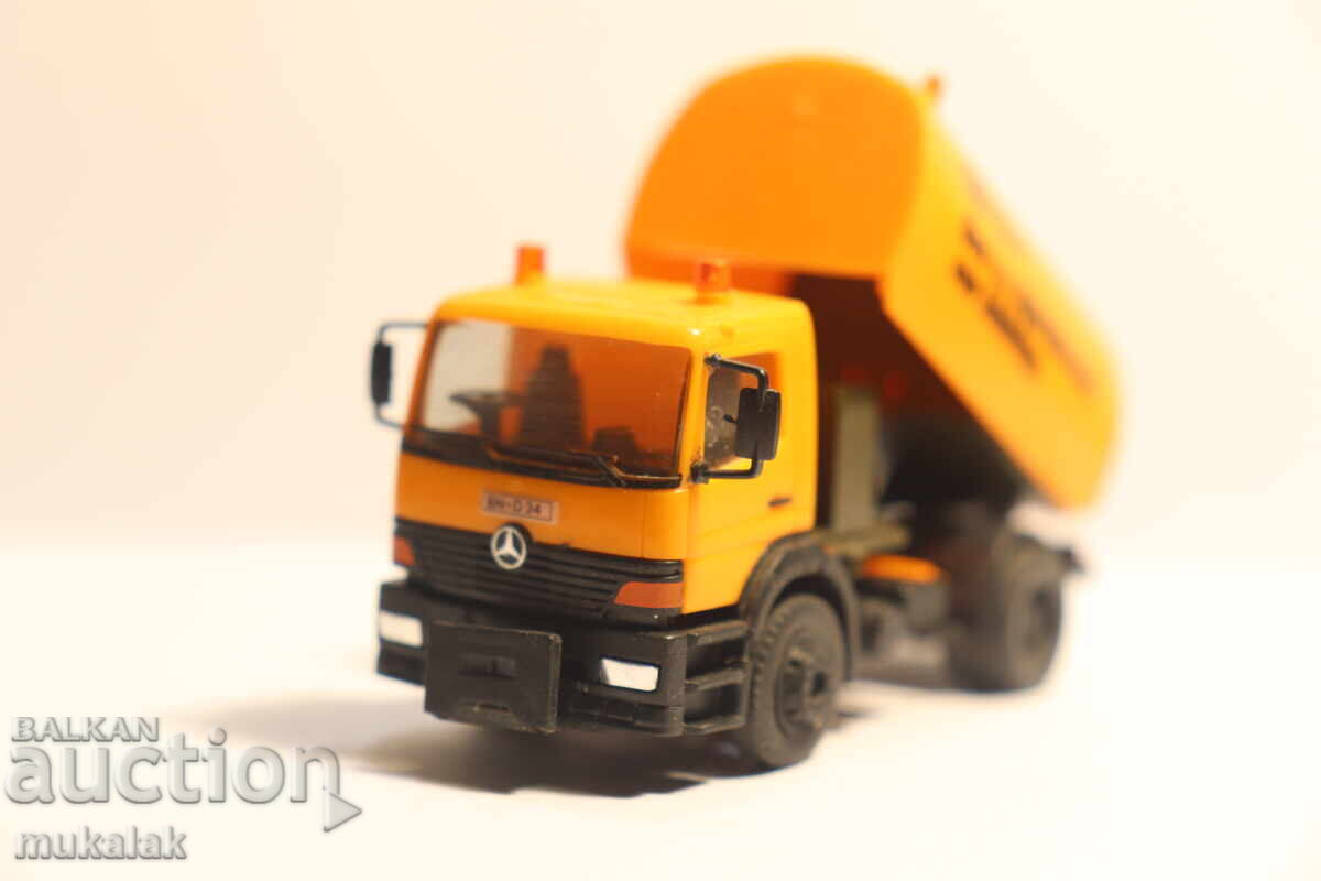 HERPA H0 1/87 MERCEDES ATEGO TRUCK MODEL CAR - 7