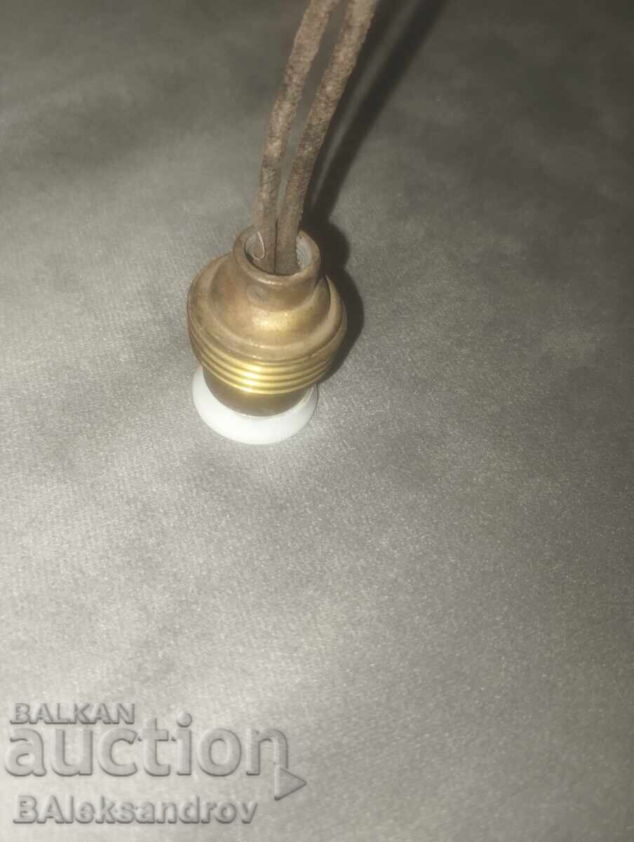 Παλιά πορσελάνινη και ορειχάλκινη αντίκα με τιμή 9.00 BGN | € 4.60