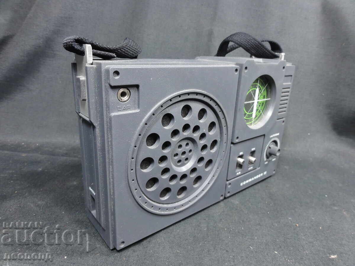 Auction  BZTs STAR RETRO TRANSISTOR RADIO COMMANDER III