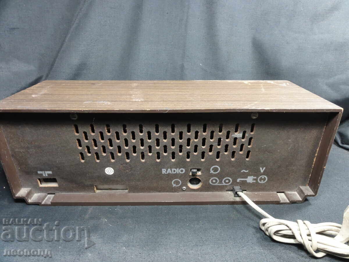 Delivery of BZC OLD RETRO TRANSISTOR PHILIPS RADIO Delivery of BZC OLD RETRO TRANSISTOR PHILIPS RADIO