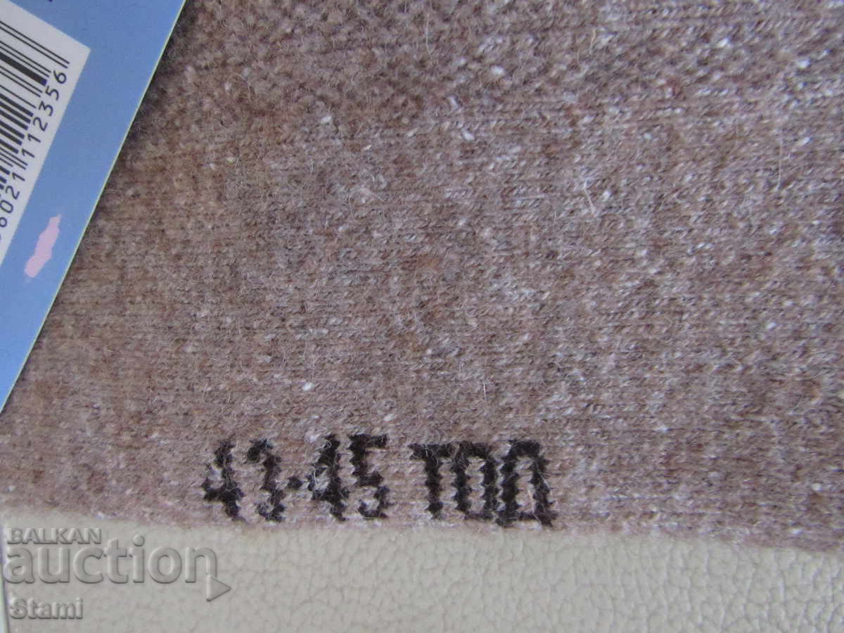 Licitație Șosete tricotate la mașină din lână de iac mărime 43-45 Licitație Șosete tricotate la mașină din lână de iac mărime 43-45