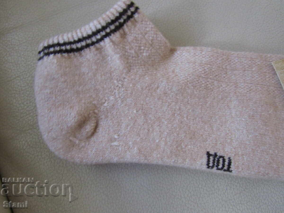 Auction  Machine-knitted camel wool socks size 40-42