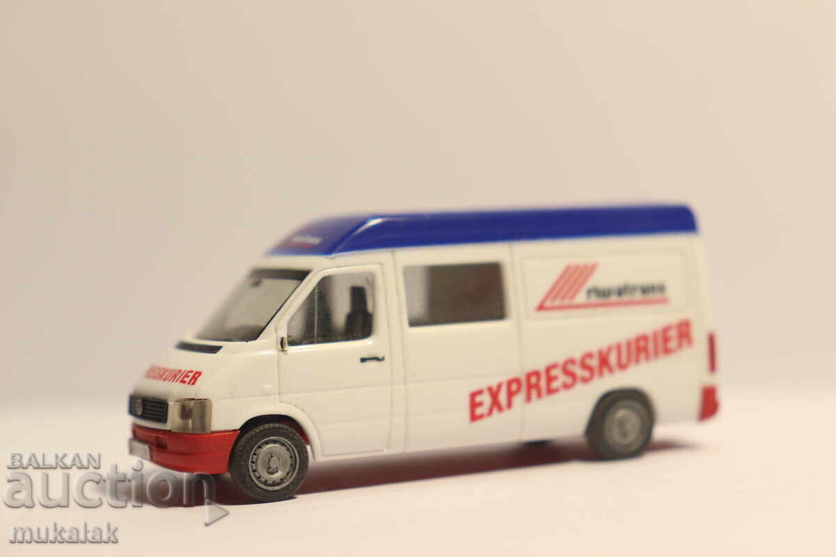 HERPA H0 1/87 VW LT MICROBUS TRUCK MODEL - 7