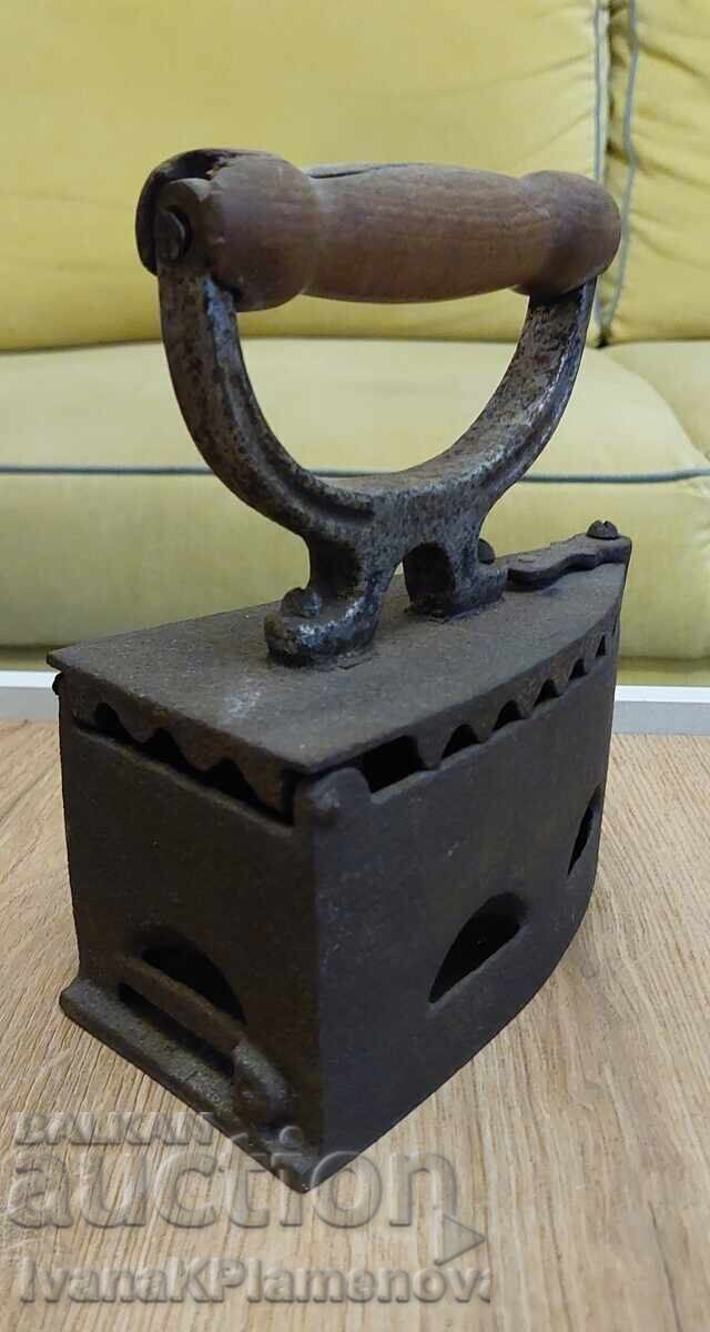 Vintage iron for collectors with price € 24.00 | 46.94 BGN Vintage iron for collectors with price € 24.00 | 46.94 BGN
