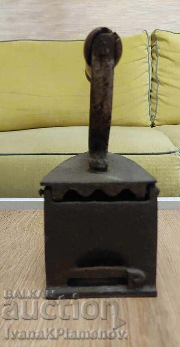 Livrarea Fier de călcat vintage pentru colecționari