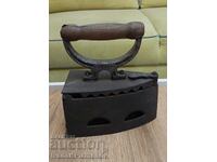 Fier de călcat vintage pentru colecționari