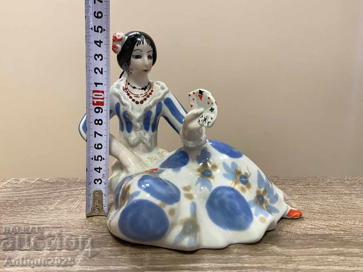 Statuetă din porțelan „Ghicitoare cu cărți, țigancă” cu preț € 60.00 | 117.35 BGN