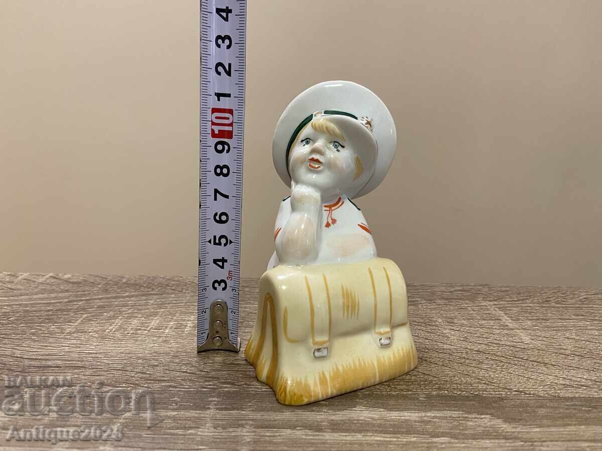 Statuetă „Voi deveni căpitan (Fiica căpitanului)” cu preț € 30.00 | 58.68 BGN