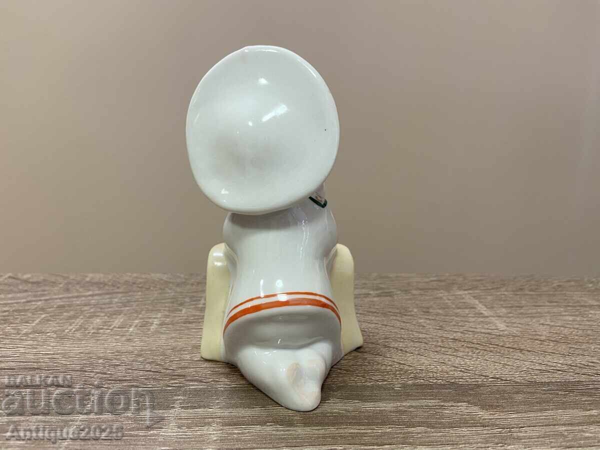 Licitație Statuetă „Voi deveni căpitan (Fiica căpitanului)”