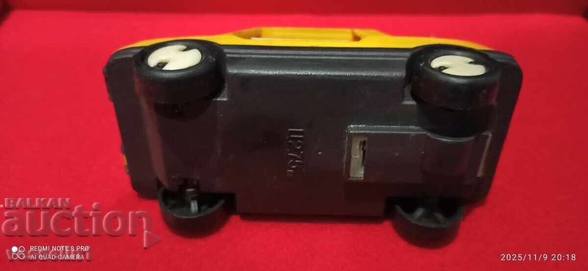 Livrarea Jucărie veche cărucior bulgăresc în stare excelentă