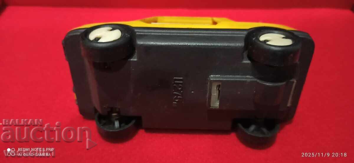 Доставка на Стара играчка българска количка в отлично състояние