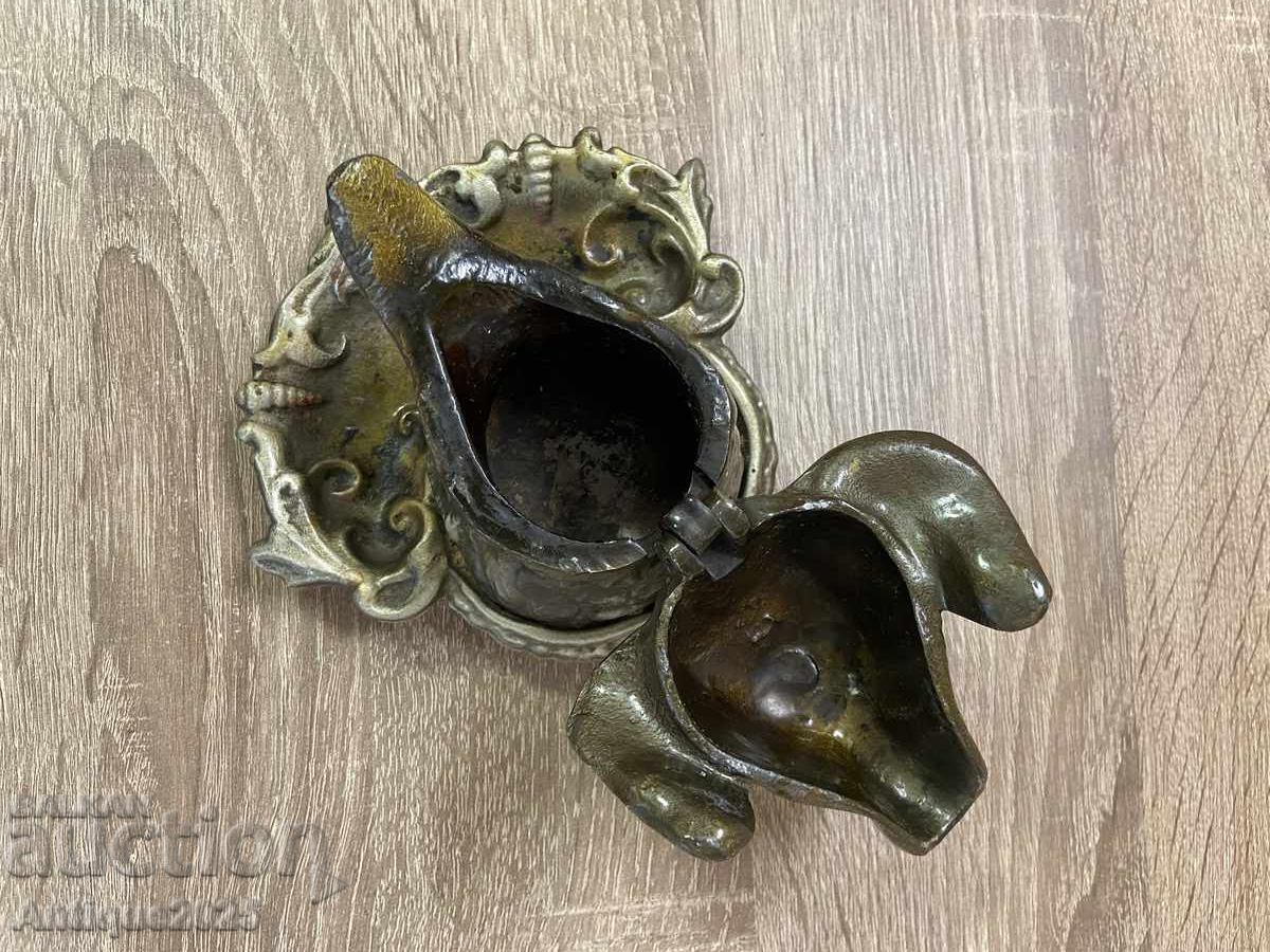 Cenușar vintage din aluminiu „Cap de câine”, URSS cu preț € 40.90 | 79.99 BGN