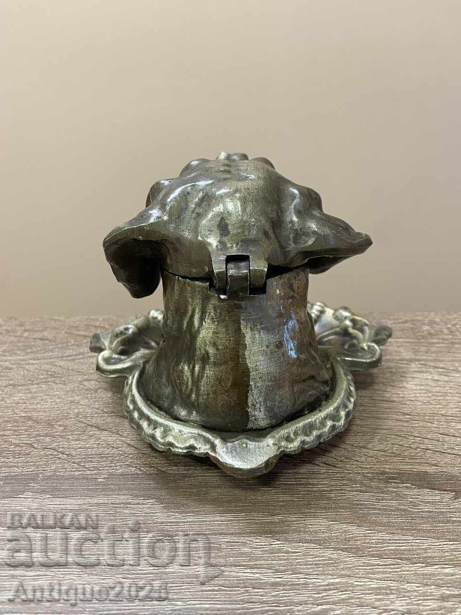 Licitație Cenușar vintage din aluminiu „Cap de câine”, URSS