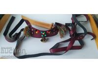 Vechi bijuterii din piele - un fel de atribut de kukeri