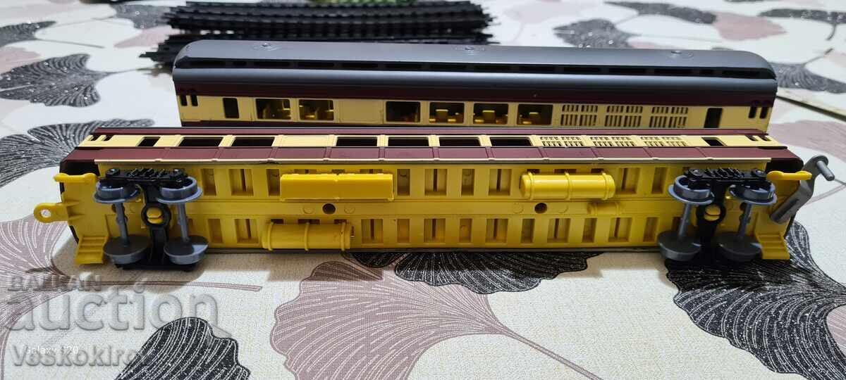 Аукцион Влак вагони релси два мащабни модели