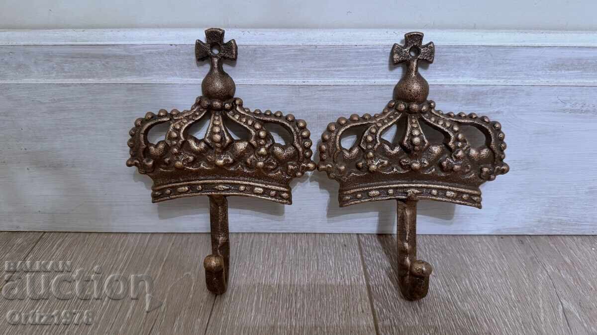 Massive cast iron coat rack, crown with price 34.00 BGN | € 17.38