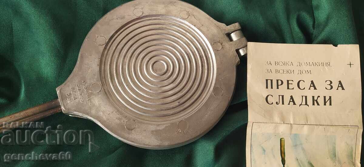 Аукцион Стара алуминиева преса за сладки/неупотребявана