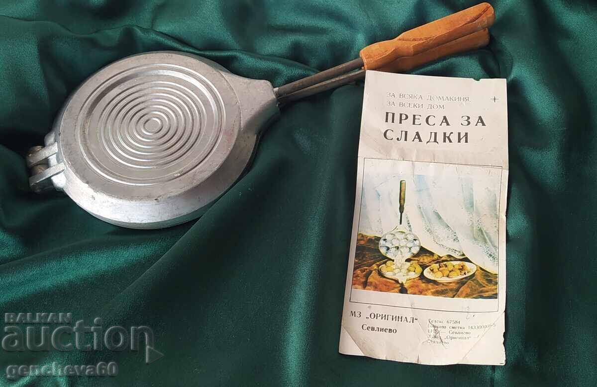 Стара алуминиева преса за сладки/неупотребявана - 7