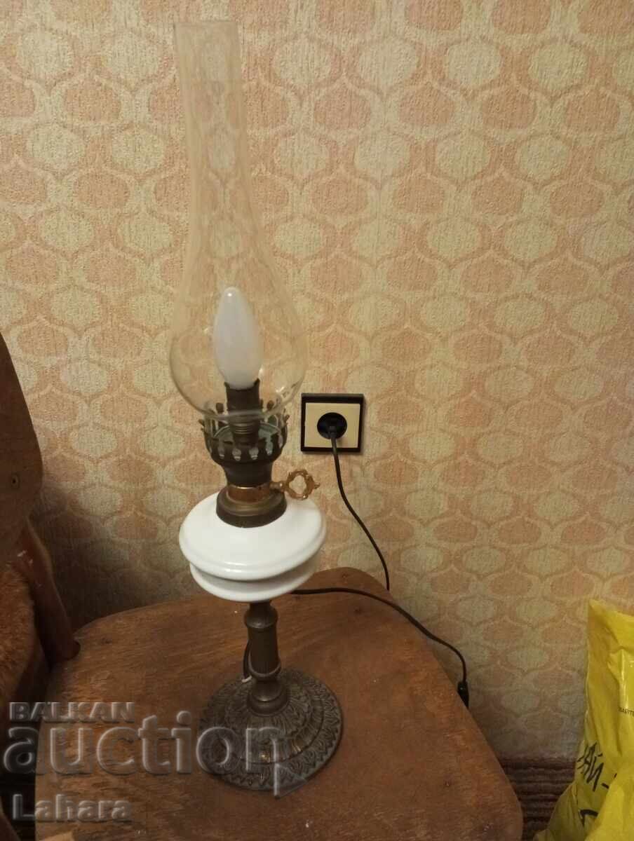 Αντίκα κομοδίνο, επιτραπέζιο φωτιστικό