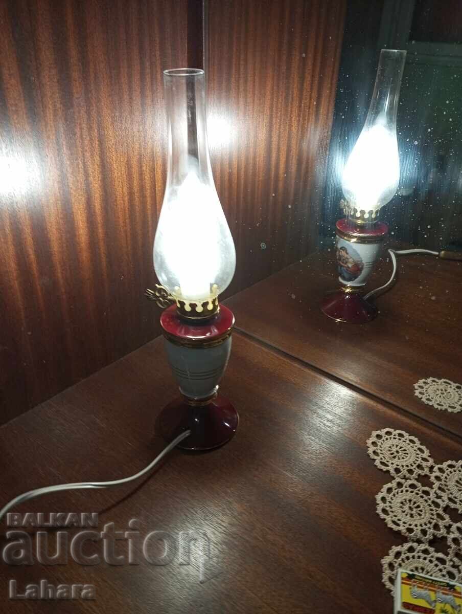 Δημοπρασία Όμορφη Ιταλική πορσελάνινη επιτραπέζια λάμπα