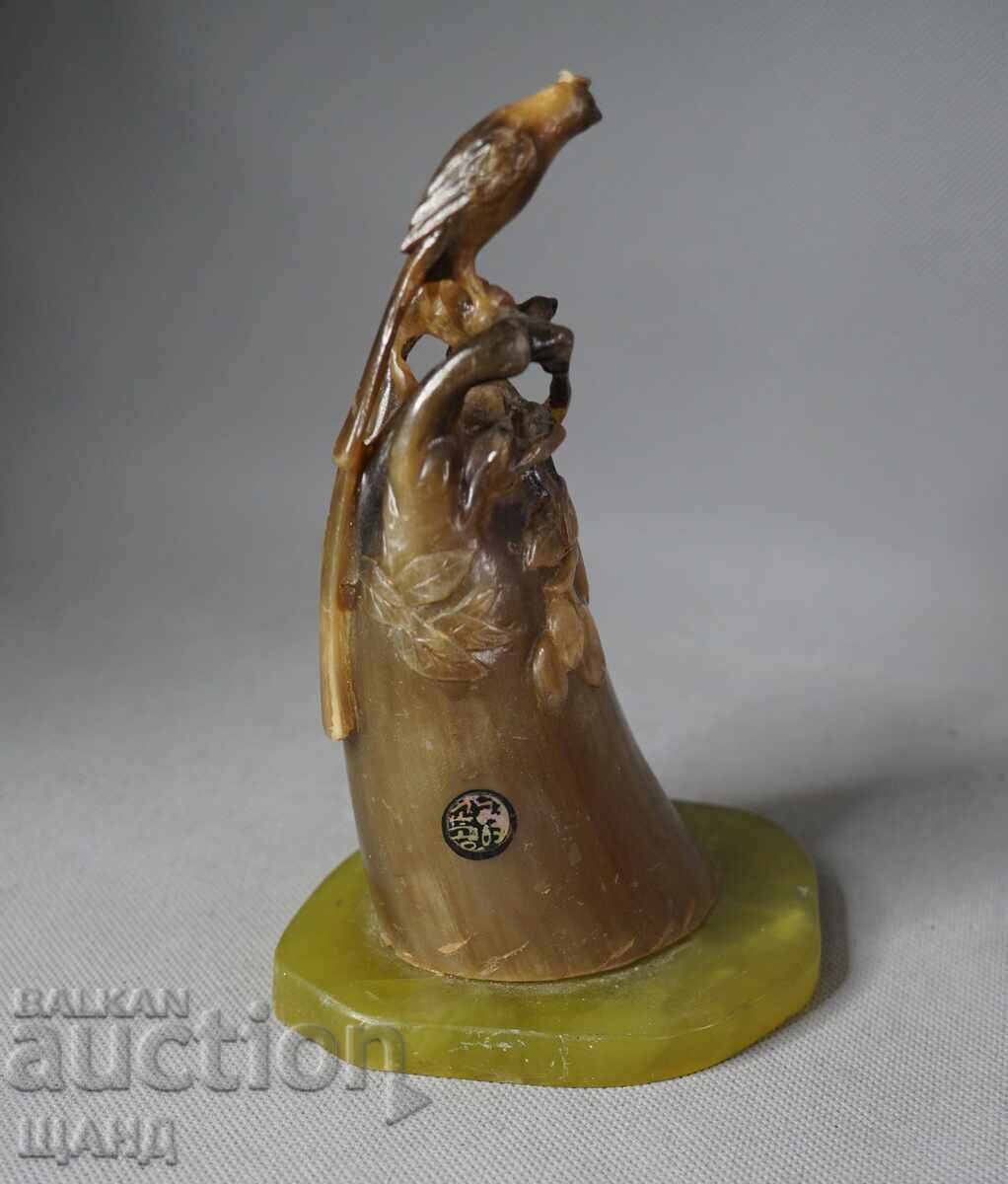 Old figurine statuette bird on stone with price 49.35 BGN | € 25.23 Old figurine statuette bird on stone with price 49.35 BGN | € 25.23