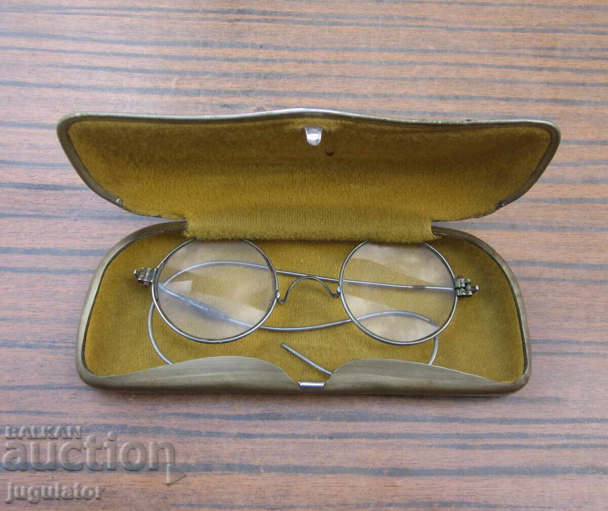 Old antique glasses with diopter and case Old antique glasses with diopter and case