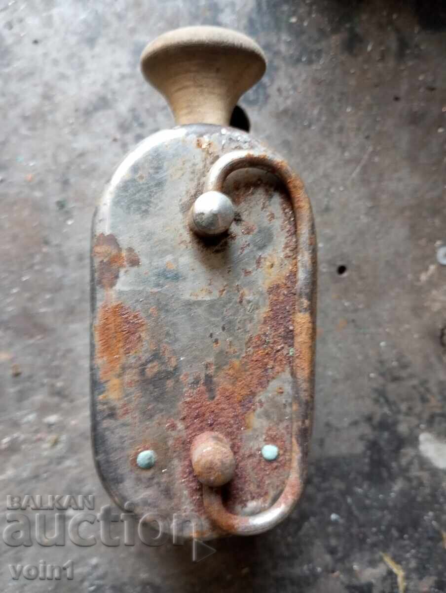 Παλιός κουμπαράς με τιμή 1.00 BGN | € 0.51