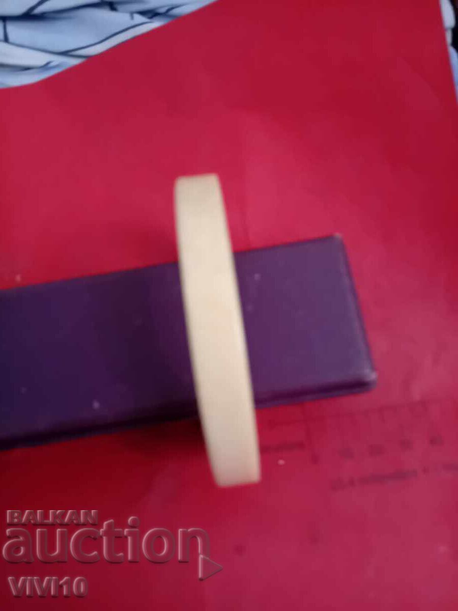 Αρχαίο βραχιόλι, κόκκαλο με τιμή € 15.00 | 29.34 BGN