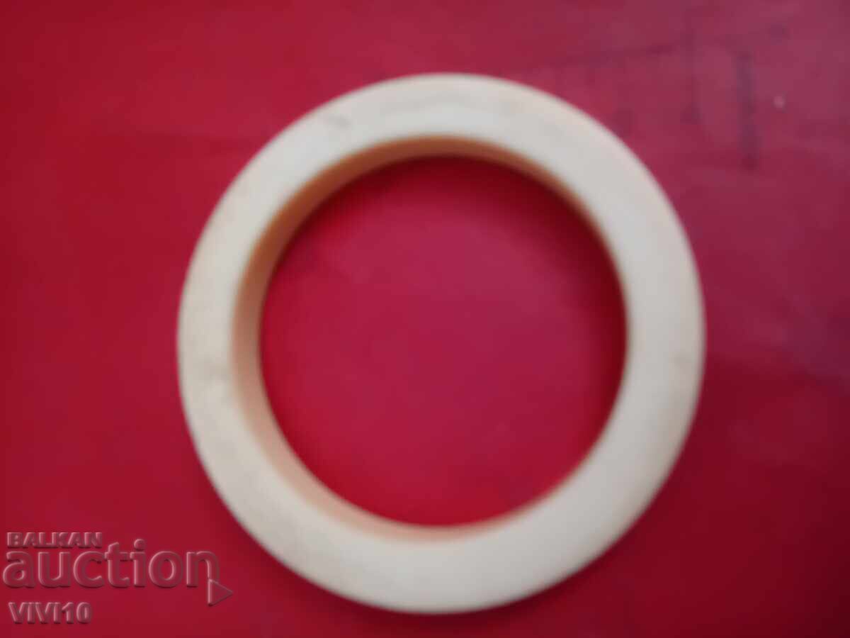 Brățară veche, os