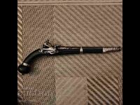 Caucasian flintlock pistol