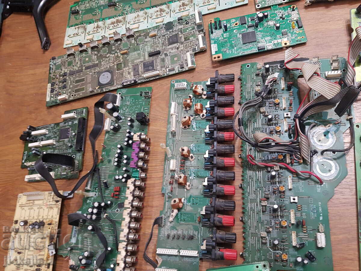 Licitație Piese electronice second hand plăci Licitație Piese electronice second hand plăci