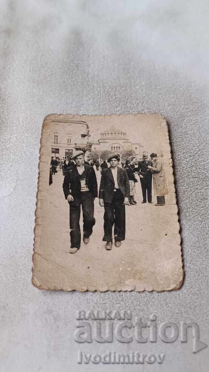 Photo Sofia Two men in front of the Courthouse Photo Sofia Two men in front of the Courthouse