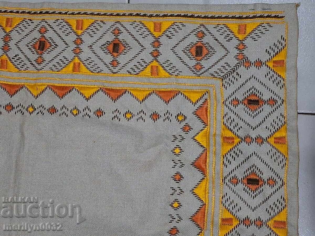 Παλιά κεντητή επιταγή, τραπεζομάντηλο, milo, βουλγαρικό κέντημα με τιμή 49.90 BGN | € 25.51 Παλιά κεντητή επιταγή, τραπεζομάντηλο, milo, βουλγαρικό κέντημα με τιμή 49.90 BGN | € 25.51