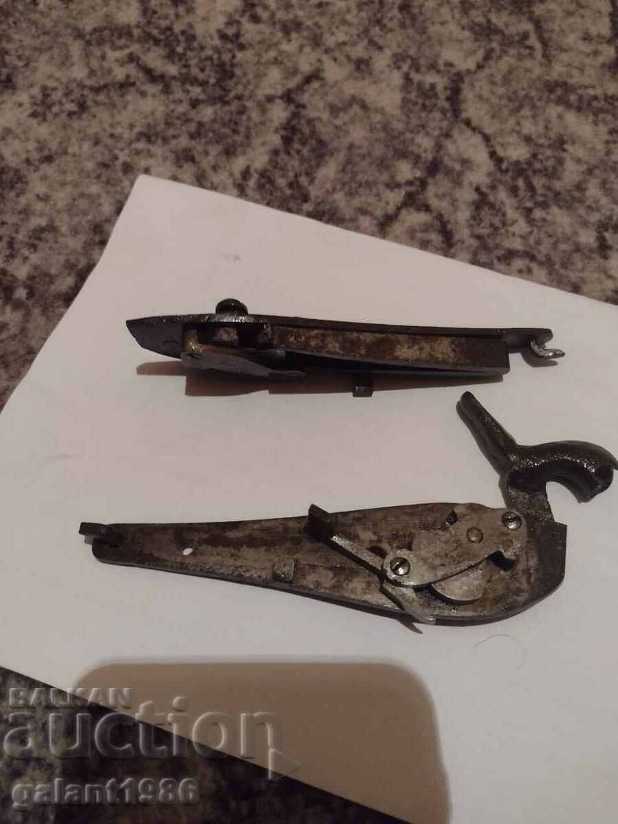 Auction REMAINS Auction REMAINS