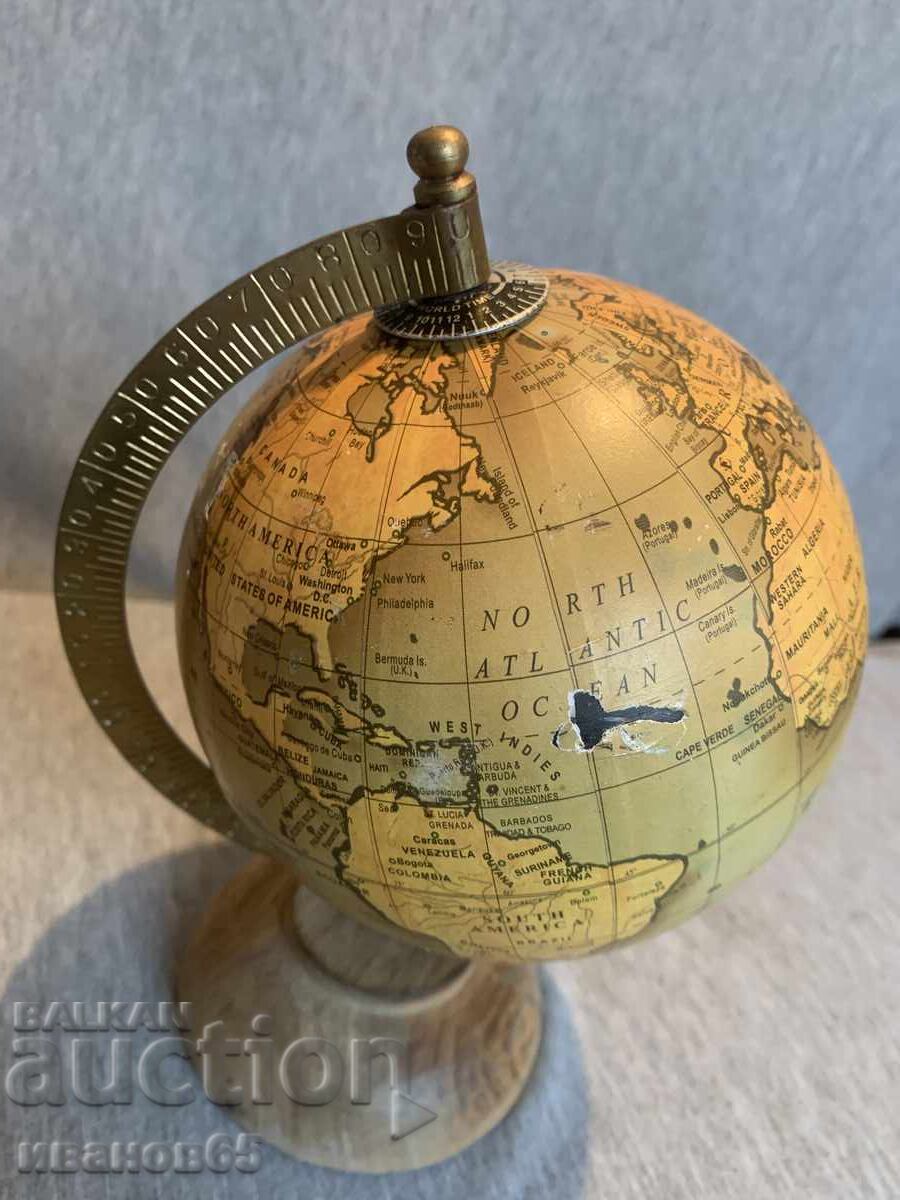 Διακοσμητική υδρόγειος σφαίρα με τιμή 20.00 BGN | € 10.23 Διακοσμητική υδρόγειος σφαίρα με τιμή 20.00 BGN | € 10.23