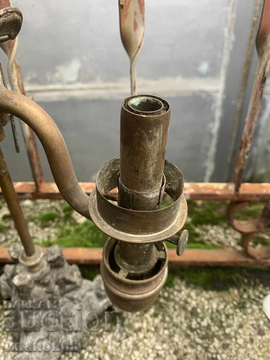 Аукцион Лампи, предназначени за рапично масло, с чугунена основа Аукцион Лампи, предназначени за рапично масло, с чугунена основа