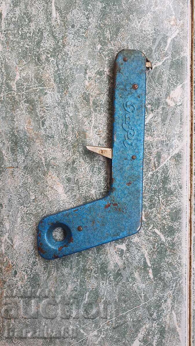 O brichetă veche pentru o sobă pe gaz