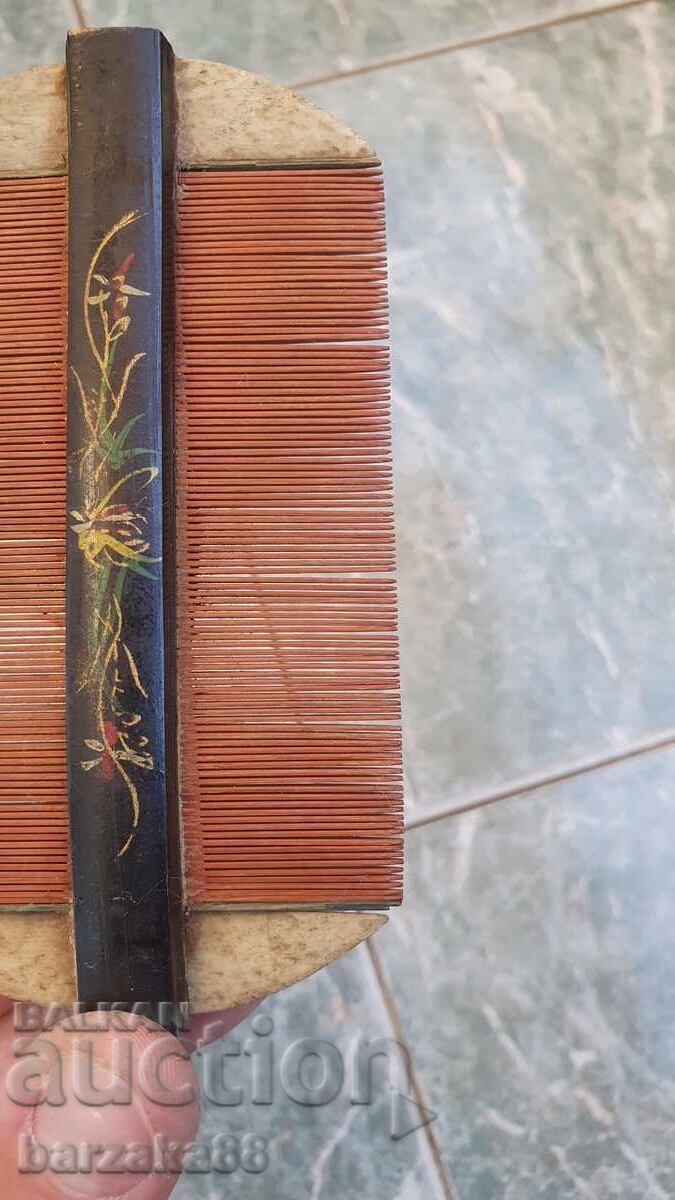 Доставка на Стар китайски гребен