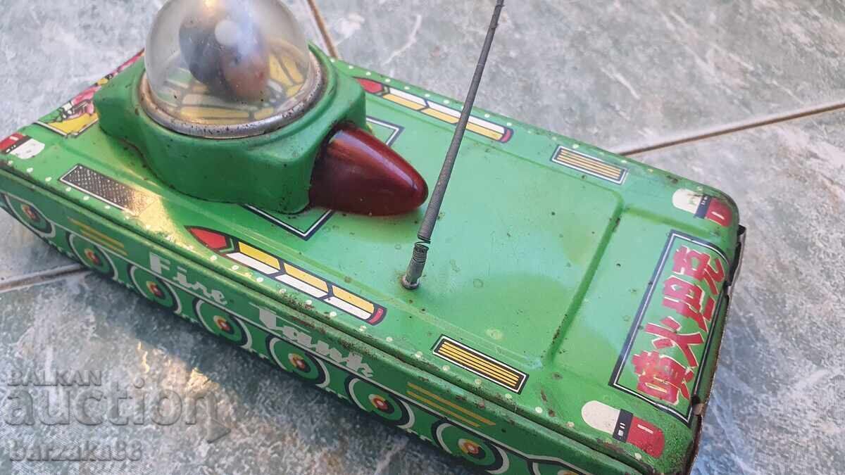 Παλιό κινέζικο παιχνίδι Τανκ με τιμή € 17.90 | 35.01 BGN