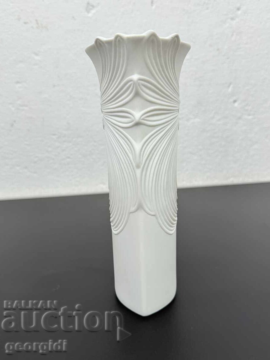 Delivery of German Kaiser vase made of white porcelain - M. Frey. No. 7604