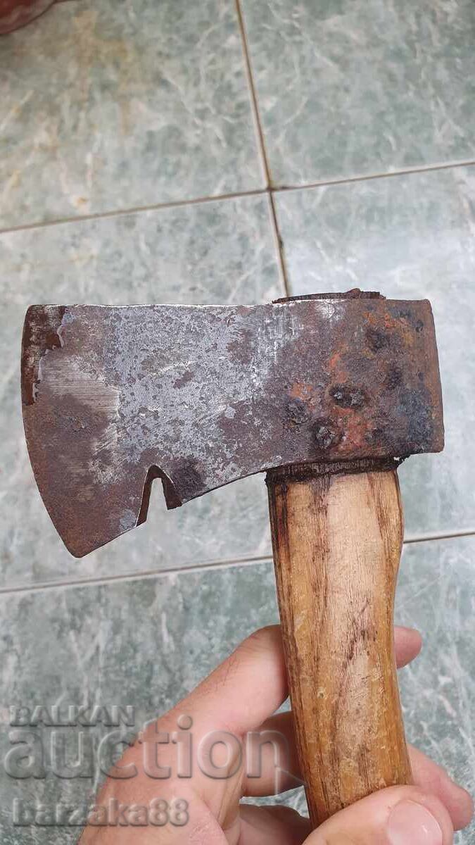 Licitație Topor mic Licitație Topor mic