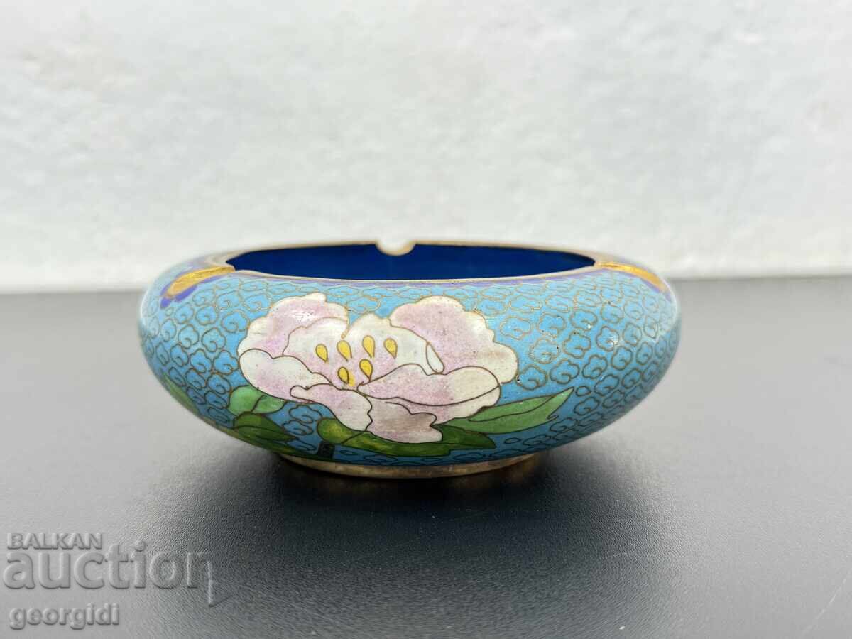 Κινέζικο τασάκι cloisonné, πολύχρωμο, σαν καινούργιο. Νο. 7608 Κινέζικο τασάκι cloisonné, πολύχρωμο, σαν καινούργιο. Νο. 7608