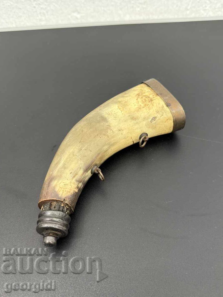 Old horn powder flask / gun / flintlock. №7609 with price 155.00 BGN | € 79.25 Old horn powder flask / gun / flintlock. №7609 with price 155.00 BGN | € 79.25