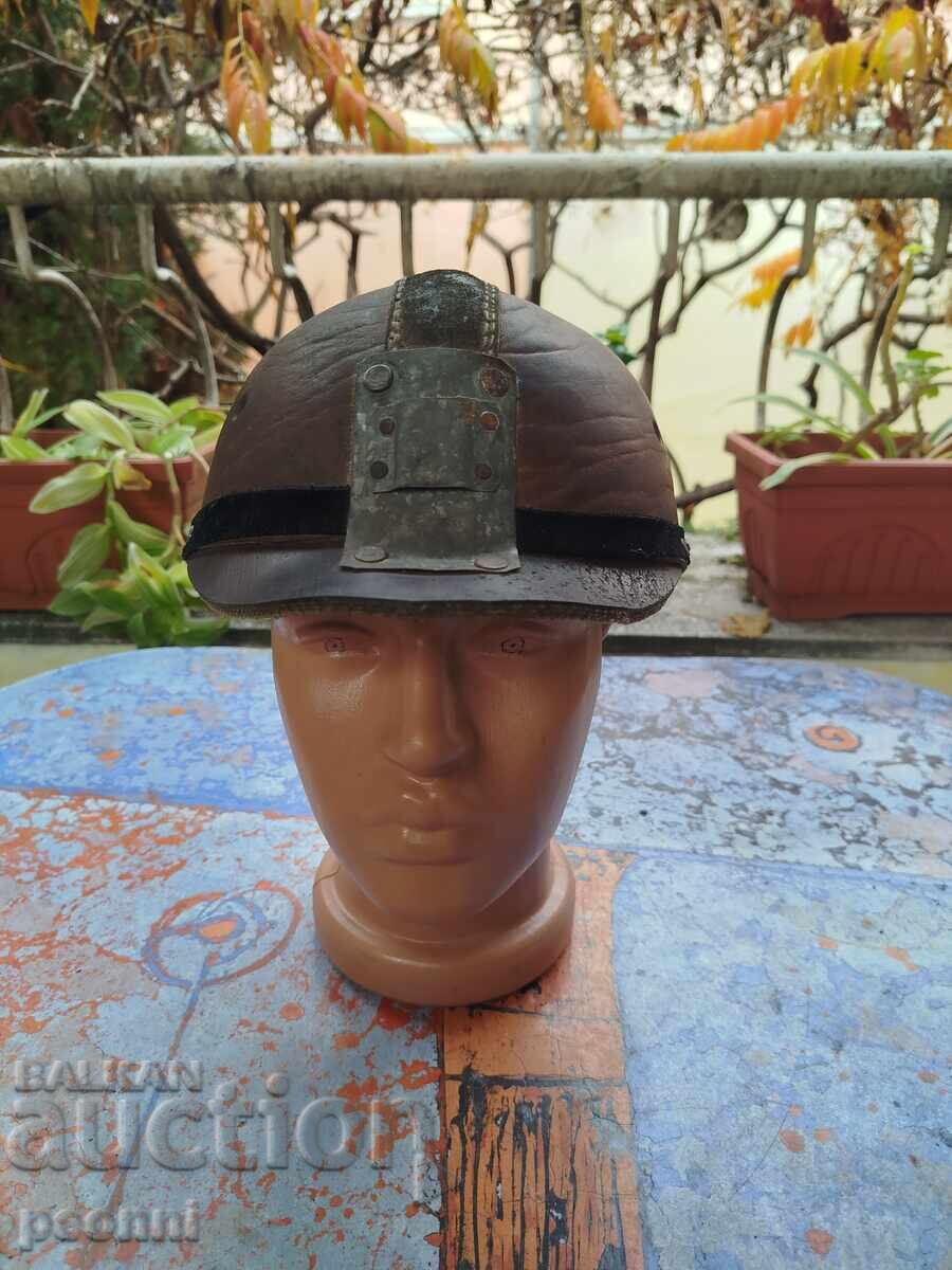 Стара миньорска каска