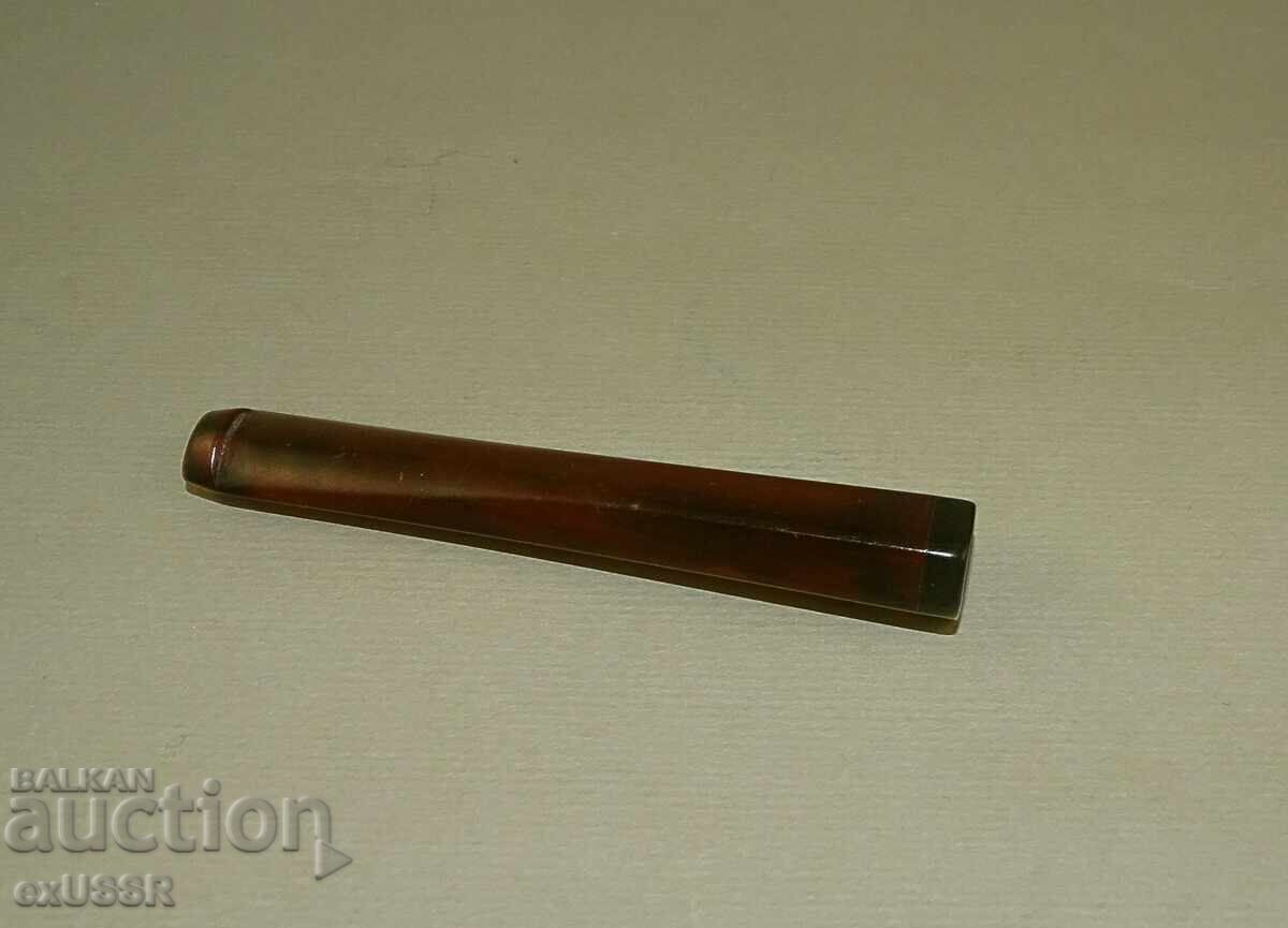 Δημοπρασία Κεχριμπαρένια τσιγάρα κόκκινο κεχριμπάρι 6,4 γρ