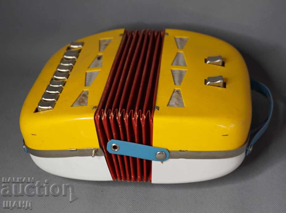 Delivery of Old German Children's Toy Accordion with Box Delivery of Old German Children's Toy Accordion with Box